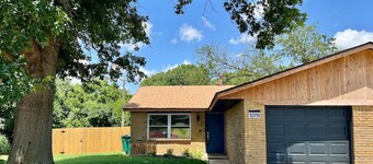 Where Buffalo Roam. Sleeps 5. Wi-fi. Fenced yard.