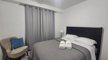 2 bedrooms, iron/ironing board, WiFi, bed sheets