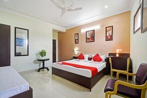 Deluxe Double Room, City View | Desk, laptop workspace, iron/ironing board, free WiFi
