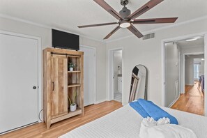 1 Schlafzimmer, Bügeleisen/Bügelbrett, kostenloses WLAN, Bettwäsche