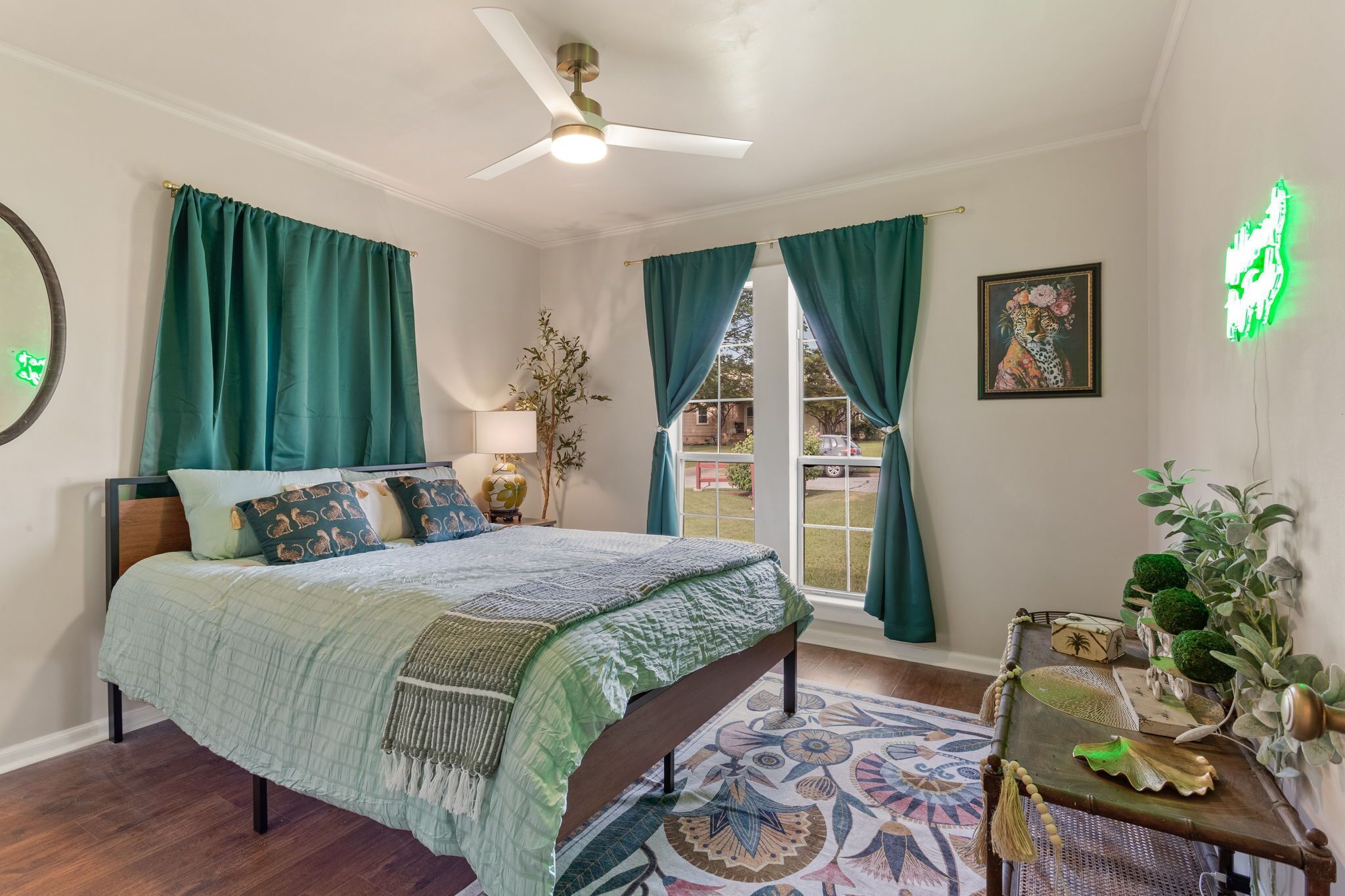 2 bedrooms, iron/ironing board, travel cot, WiFi