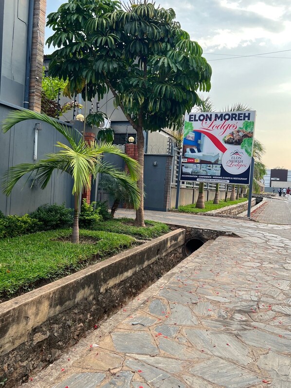 Front of property - ELON MOREH LODGE (Lusaka)