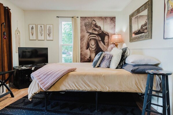 3 bedrooms, free WiFi, bed sheets - Entire place/Free parking-Minutes from Downtown (Nashville)