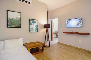 1 slaapkamer, een strijkplank/strijkijzer, wifi, beddengoed