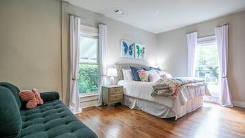 2 bedrooms, iron/ironing board, travel crib, free WiFi