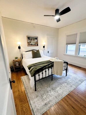 2 Schlafzimmer, Schreibtisch, Bügeleisen/Bügelbrett, WLAN