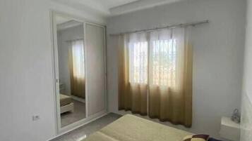 2 dormitoris i roba de llit