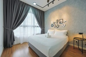 3 chambres, fer et planche à repasser, Wi-Fi, draps fournis
