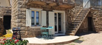 Atypical Corsican family house T4