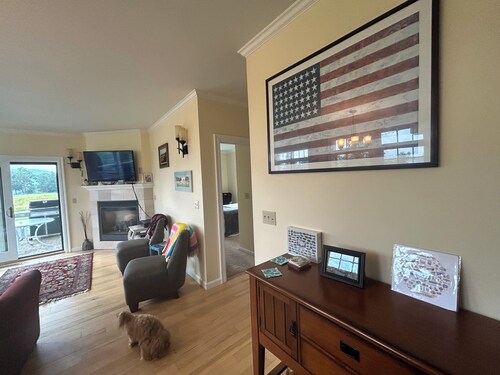 Beautiful 3 Bedroom condo apt near golf course and wedding venue