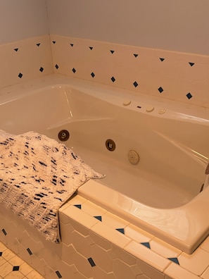 Standard Suite | Private spa tub
