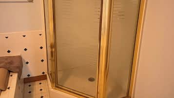 MASTER SUITE | Regadera en el baño