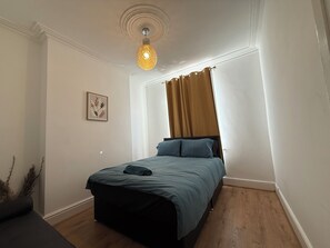 3 habitaciones, tabla de planchar con plancha y wifi gratis