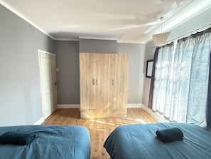 3 habitaciones, tabla de planchar con plancha y wifi gratis