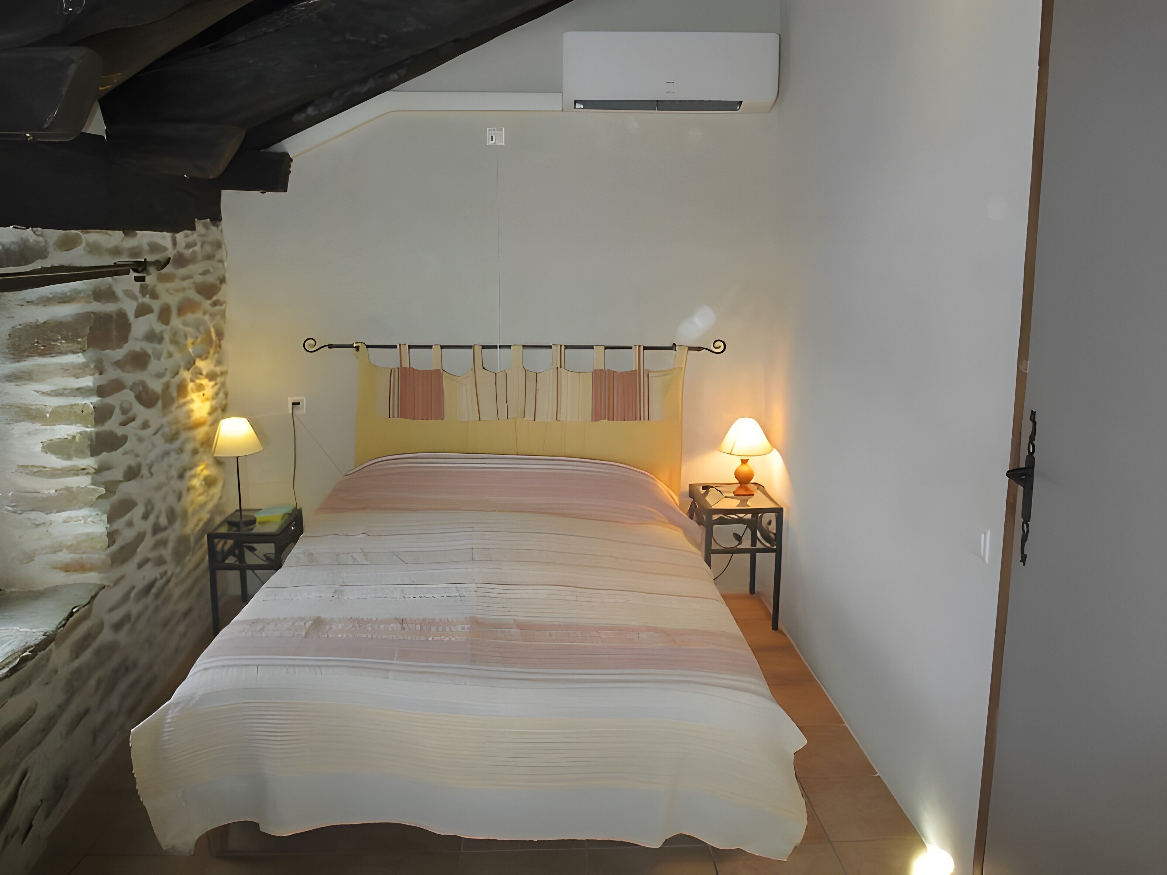 4 bedrooms, iron/ironing board, WiFi, wheelchair access