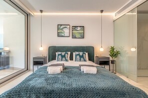 2 bedrooms, iron/ironing board, Internet, bed sheets