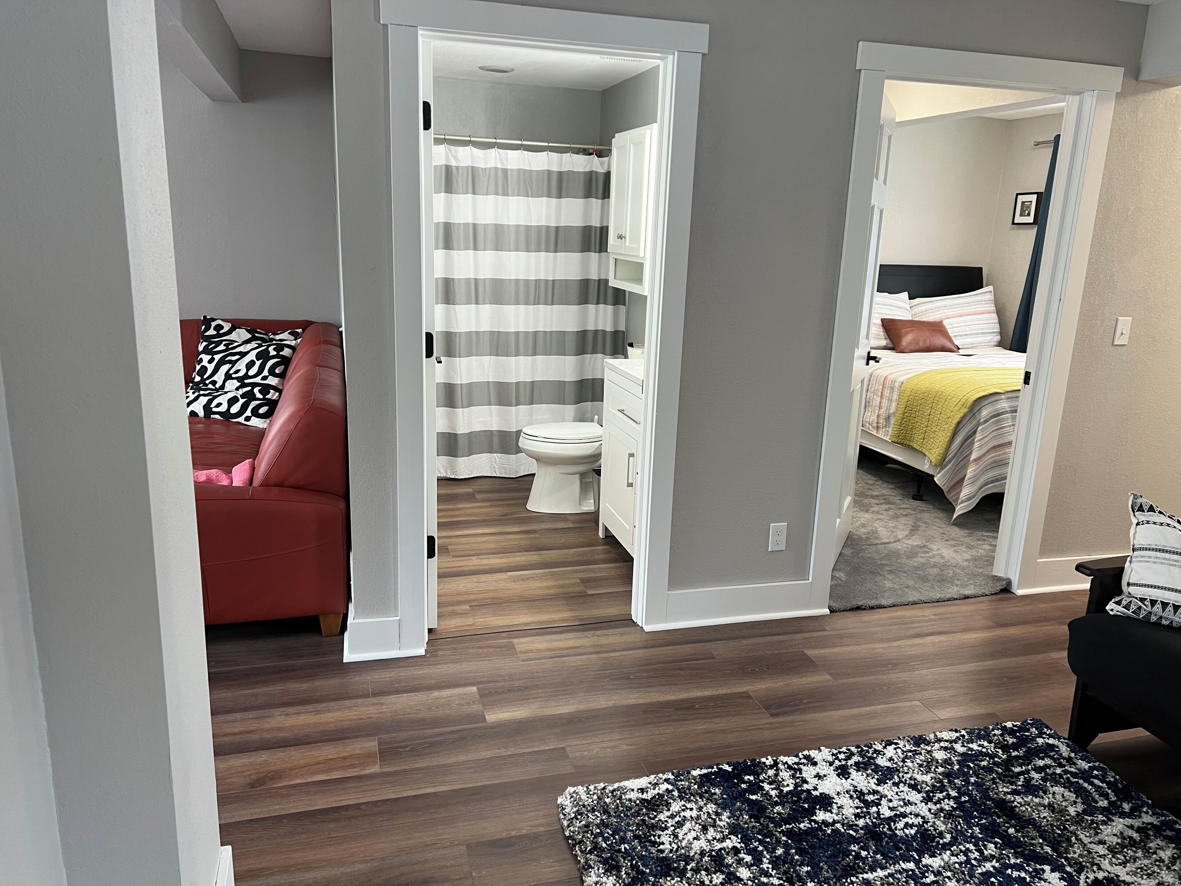 3 bedrooms, internet, bed sheets