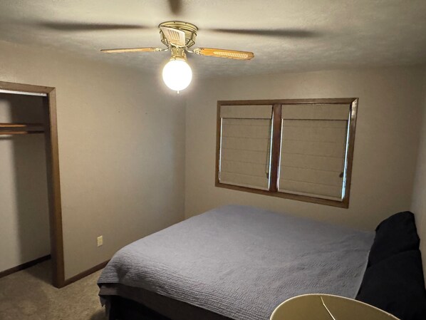 4 bedrooms, WiFi, bed sheets