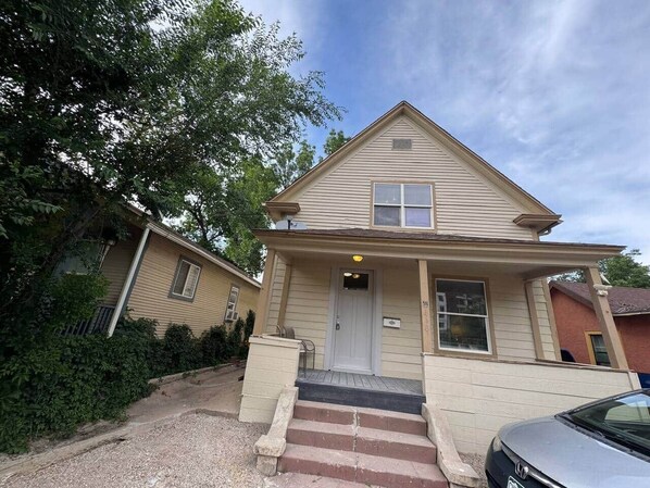 المنشأة من الخارج