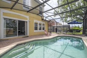 A heated pool - EV_3169 - 4 Bed 3.5 Bath Townhome with Screened-In Private Pool (Kissimmee)