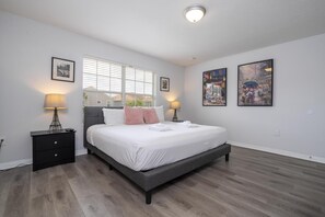 4 chambres, fer et planche à repasser, Wi-Fi, draps fournis