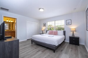 4 Schlafzimmer, Bügeleisen/Bügelbrett, WLAN, Bettwäsche