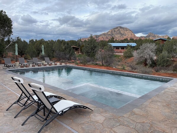 Piscine extérieure, piscine chauffée