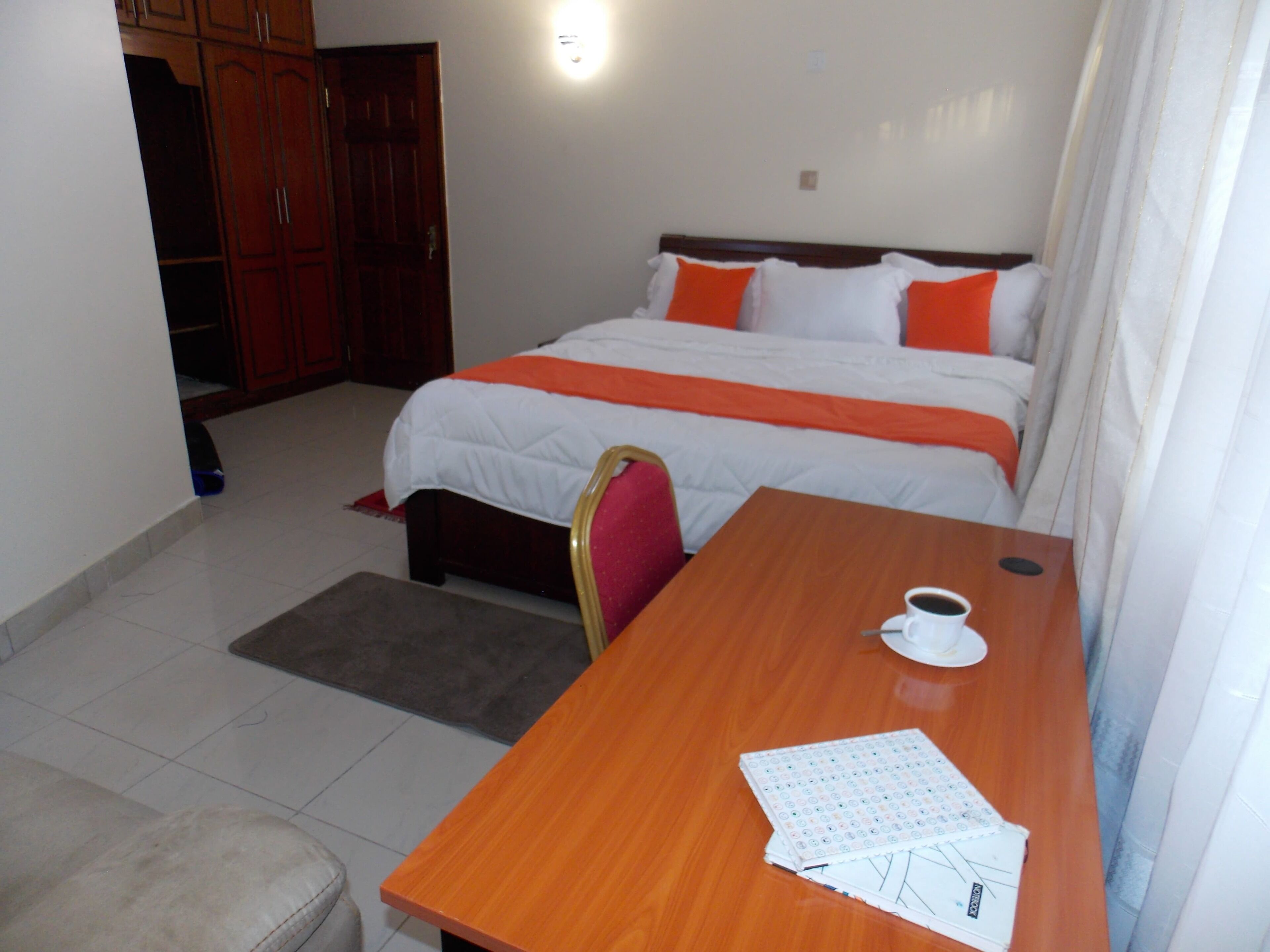 8 Schlafzimmer, Bügeleisen/Bügelbrett, WLAN, Bettwäsche