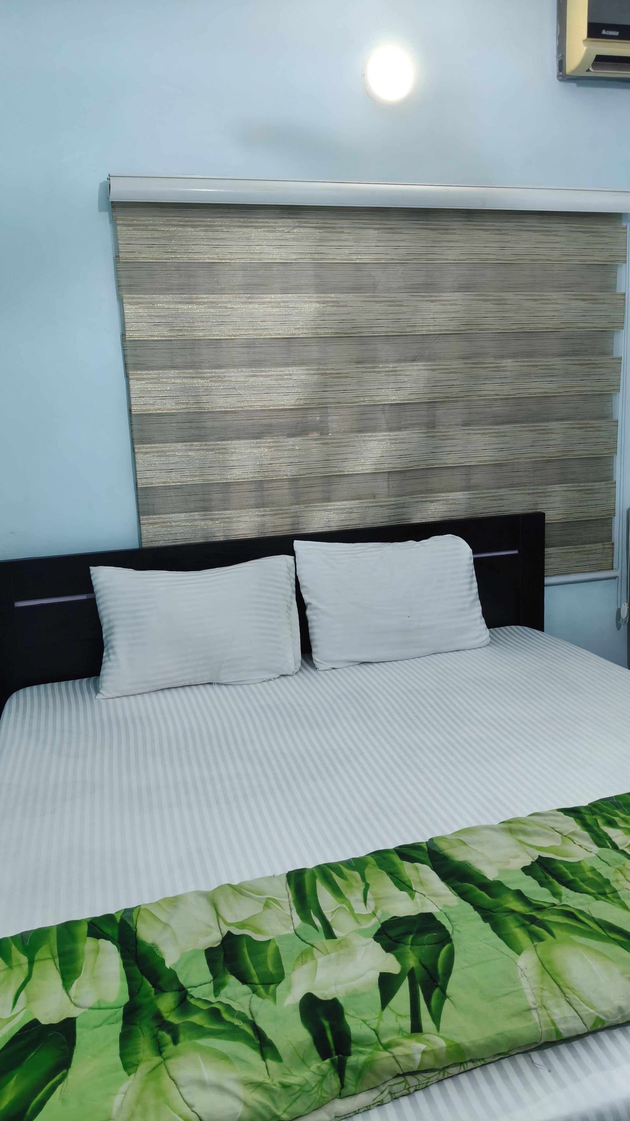 Standard Double Room | Desk, laptop workspace, free WiFi