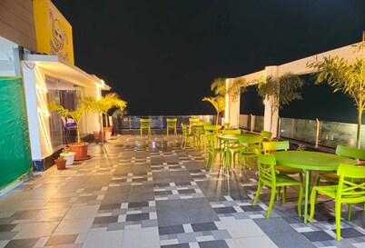 Pipul Ocean View Resort