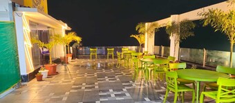 Pipul Ocean View Resort