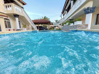 Elegant 7BRVilla in Cabarete – Whirlpool, Pool, Beach & Adventure!