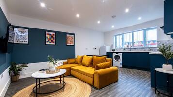 Apartment, Smoking | 4 bedrooms