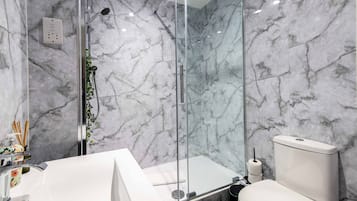 Appartement, fumeurs | 4 chambres
