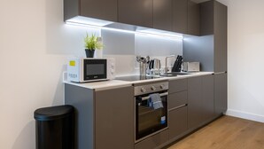 Room - Axis Apartment (Leeds)