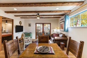 Interior - Casa Escondida – Walk to Plaza & Canyon Rd (Santa Fe)