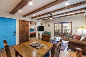 Interior - Casa Escondida – Walk to Plaza & Canyon Rd (Santa Fe)