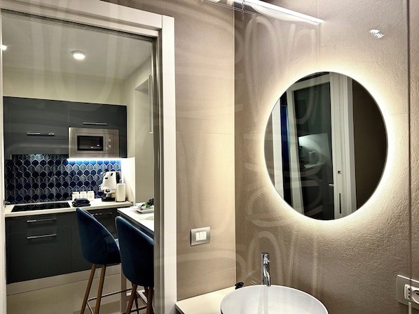 Exclusive Apartment, Garden View | Living area