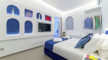 Apartamento exclusivo, vistas al jardín | Espacio para trabajar con un portátil y cortinas opacas