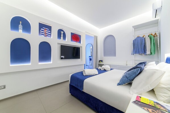 Exclusive Apartment, Garden View | Laptop workspace, blackout drapes, soundproofing, iron/ironing board - VILLA EMMA Exclusive (Vico Equense)