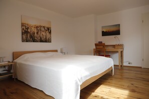 2 Schlafzimmer, Bügeleisen/Bügelbrett, Internetzugang, Bettwäsche