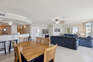 Apartment (3 Bedrooms) | Esszimmer