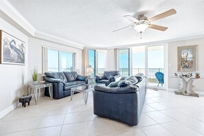 Apartment (3 Bedrooms) | Wohnbereich