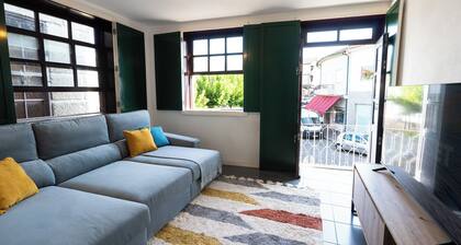 Renovated historic house in the center of Cinfãe near the beach and public pool