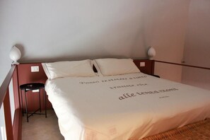 1 chambre, fer et planche à repasser, Wi-Fi gratuit, draps fournis