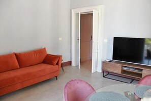Smart TV - Palazzo Sul Corso - Refined Living in the Center (Brindisi)