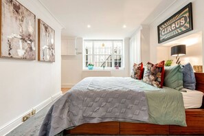 1 habitación, tabla de planchar con plancha, wifi y ropa de cama 