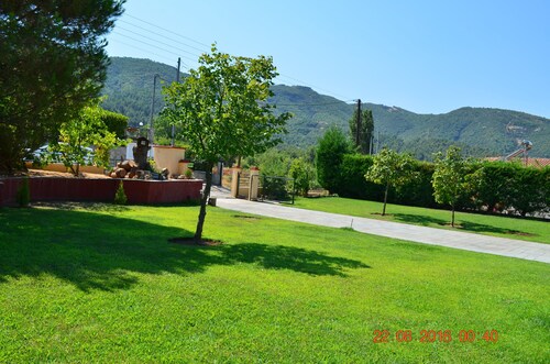 All-Season Villa Near Mountains, Sea & Ancient Sites