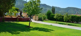 All-Season Villa Near Mountains, Sea & Ancient Sites