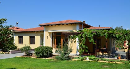 All-Season Villa Near Mountains, Sea & Ancient Sites